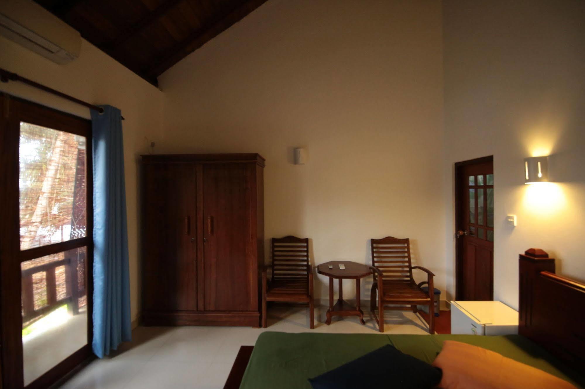 Ocean Of Life Ayurveda Hotel Induruwa Exterior foto